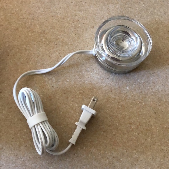 NWOT Phillips Sonicare Toothbrush Charger with hygienic cover - Picture 4 of 11